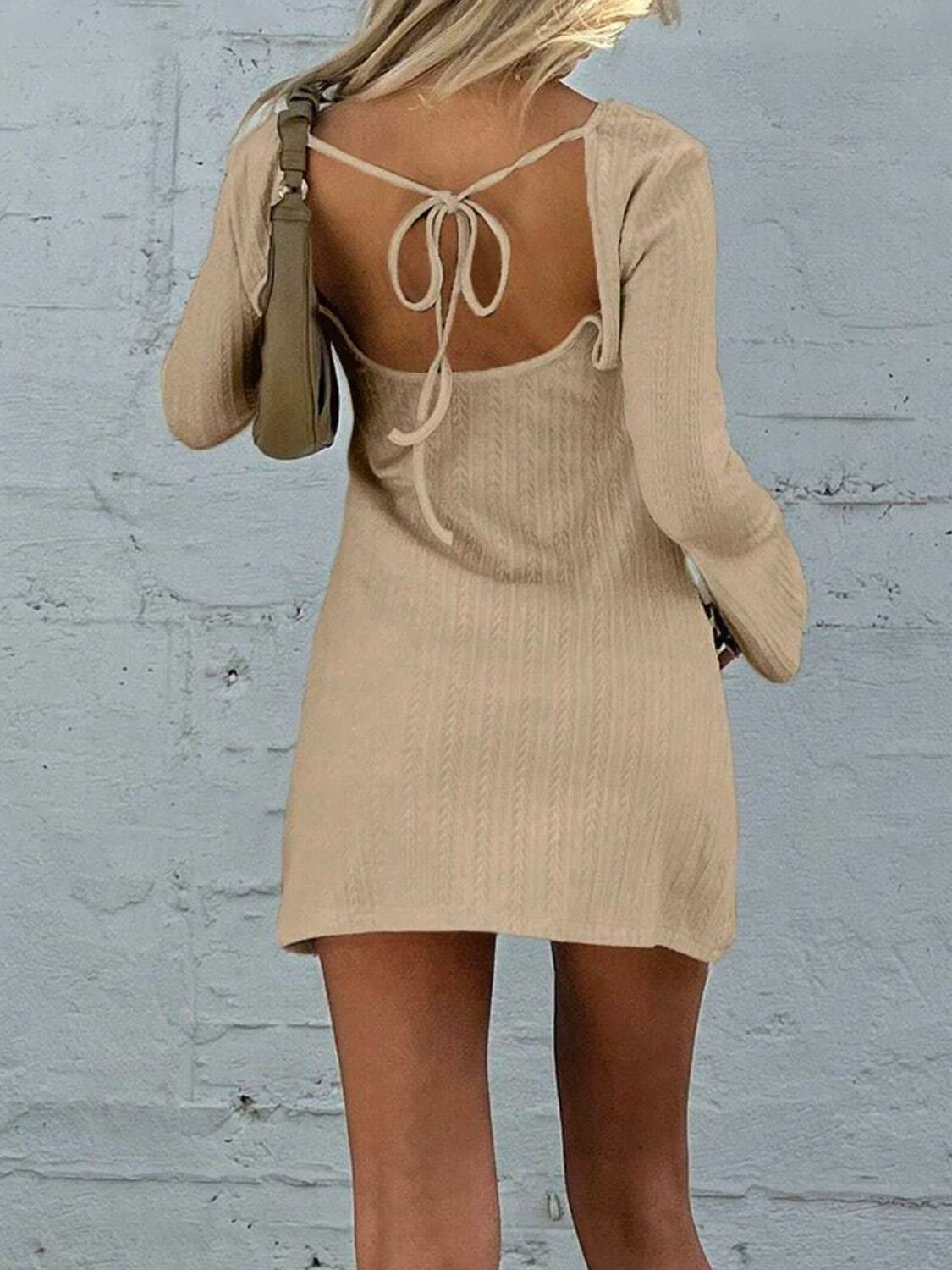 Backless Round Neck Long Sleeve Dress